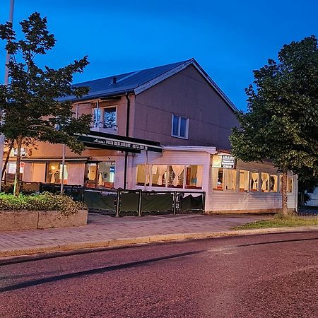 Koselig Hytte I Sverige 20 Minutter Fra Norskegrensen Ostervallskog Töcksfors Eksteriør billede