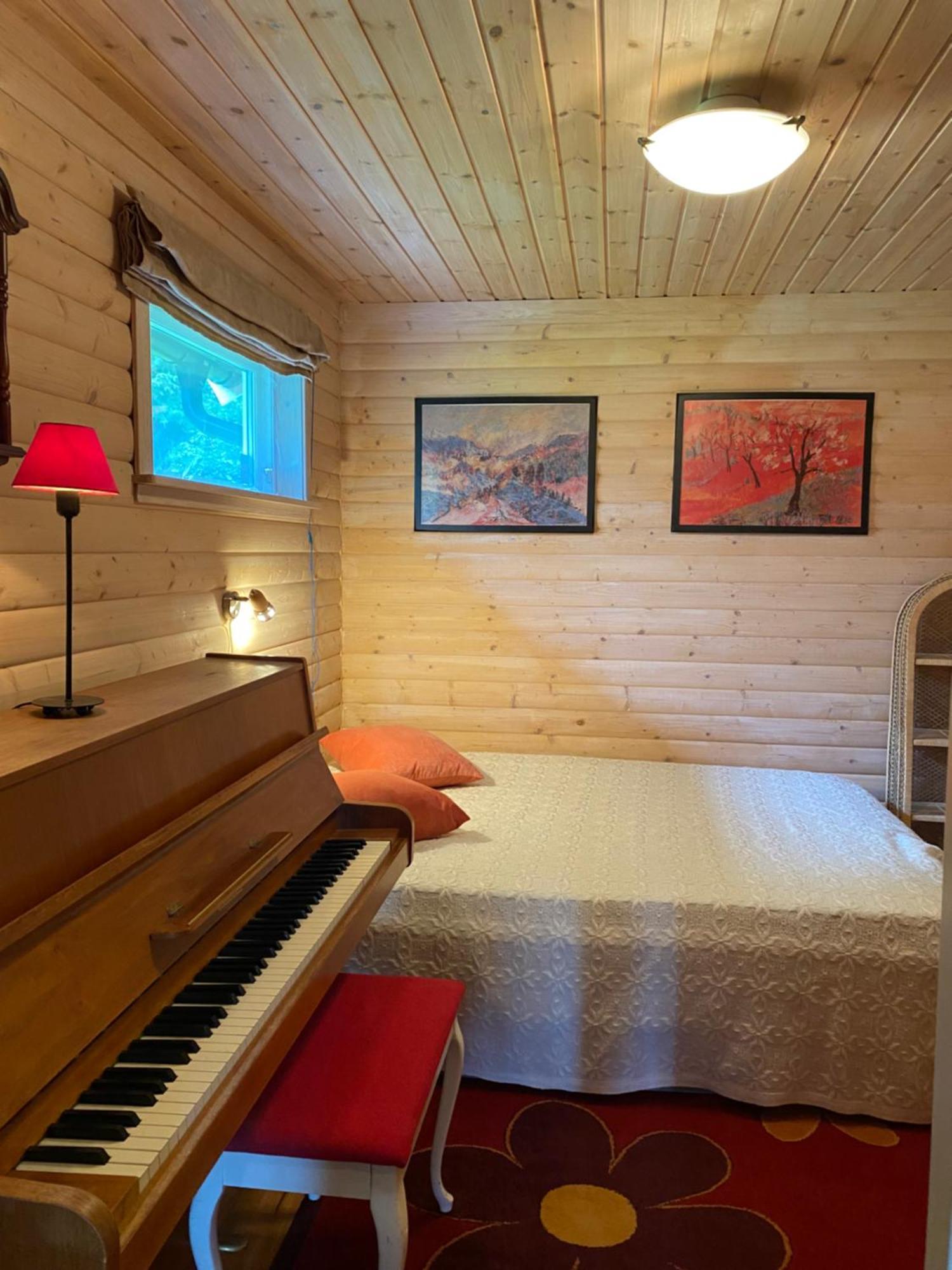Koselig Hytte I Sverige 20 Minutter Fra Norskegrensen Ostervallskog Töcksfors Eksteriør billede