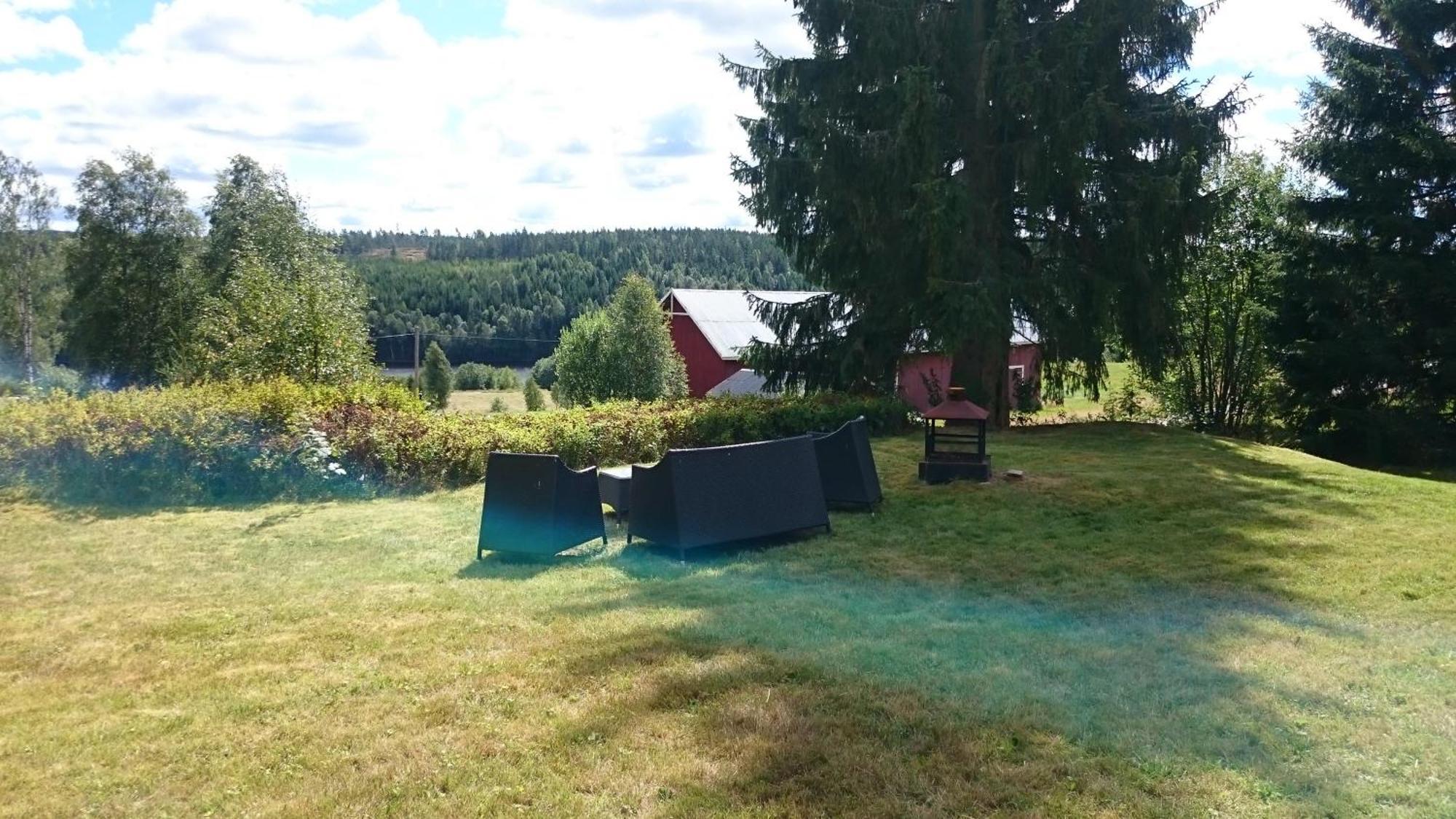 Koselig Hytte I Sverige 20 Minutter Fra Norskegrensen Ostervallskog Töcksfors Eksteriør billede
