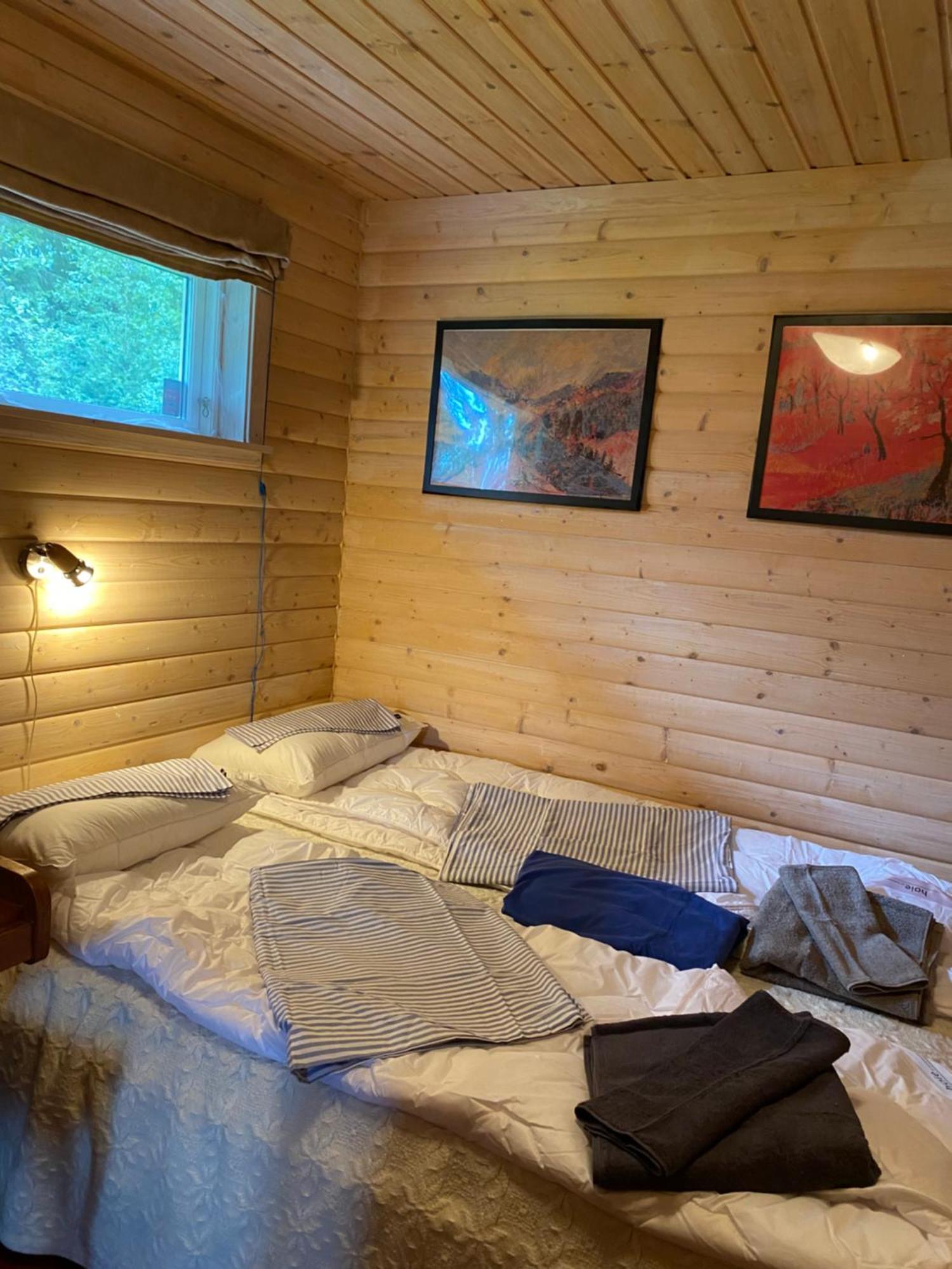 Koselig Hytte I Sverige 20 Minutter Fra Norskegrensen Ostervallskog Töcksfors Eksteriør billede