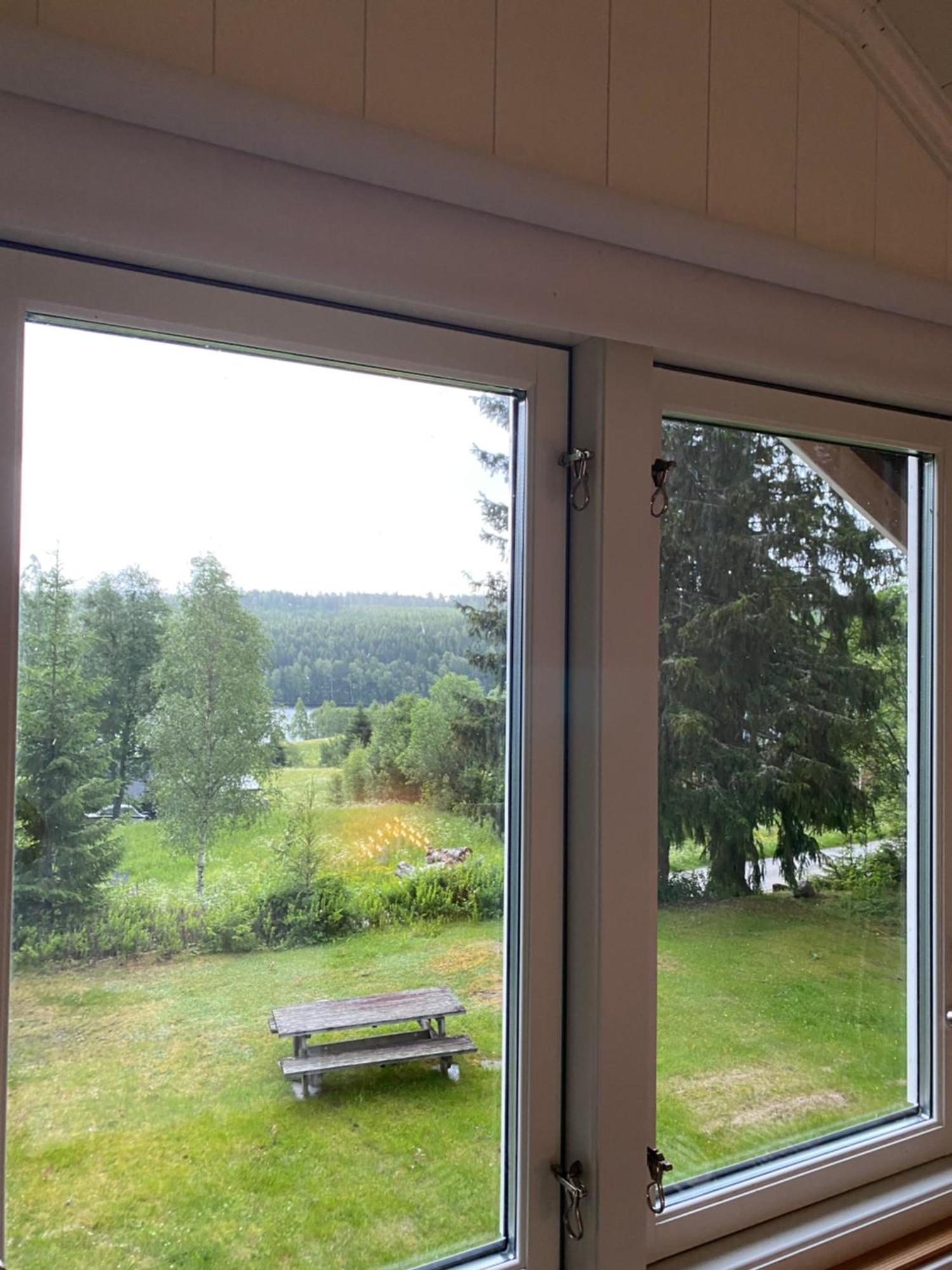 Koselig Hytte I Sverige 20 Minutter Fra Norskegrensen Ostervallskog Töcksfors Eksteriør billede