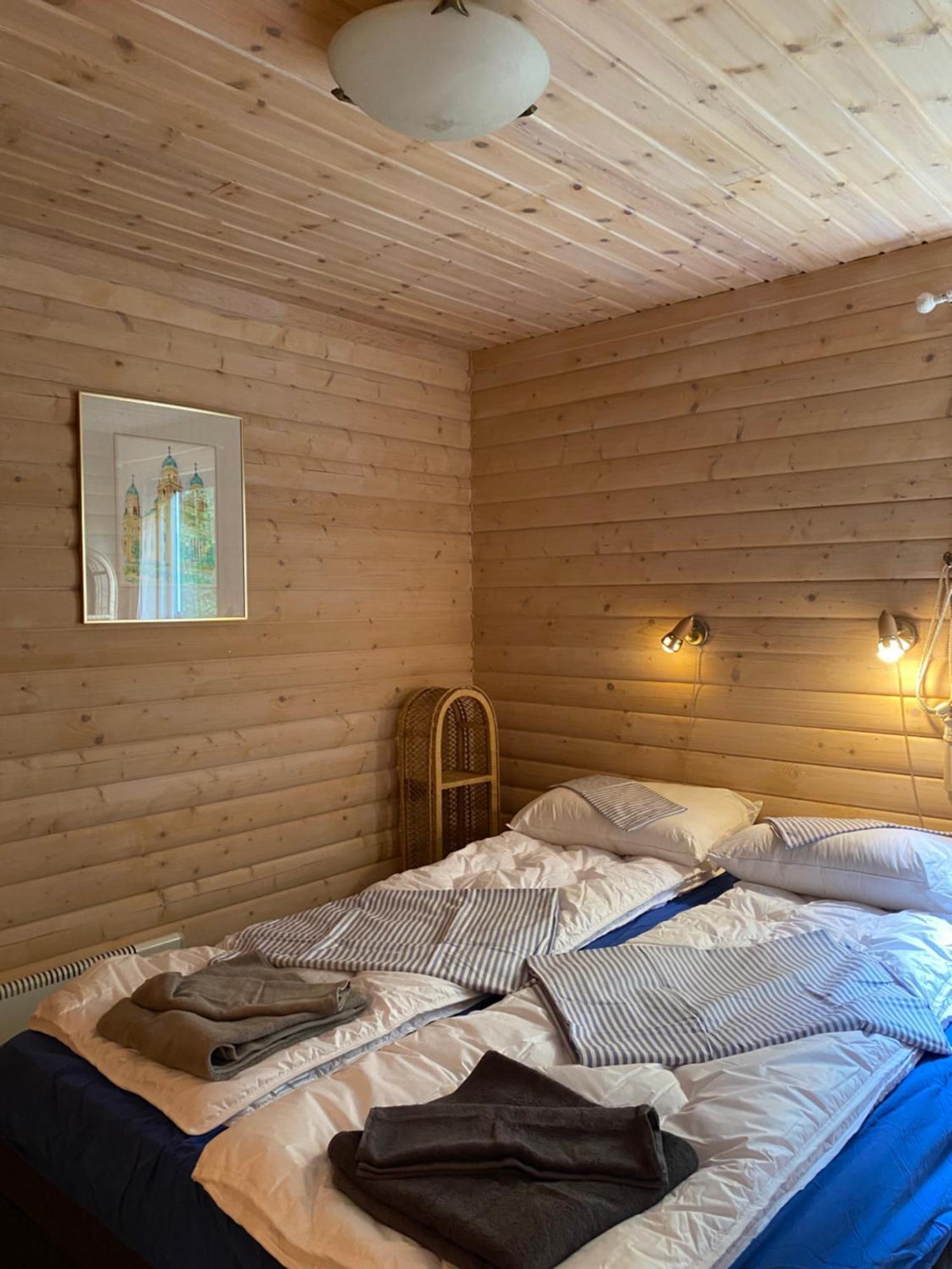 Koselig Hytte I Sverige 20 Minutter Fra Norskegrensen Ostervallskog Töcksfors Eksteriør billede