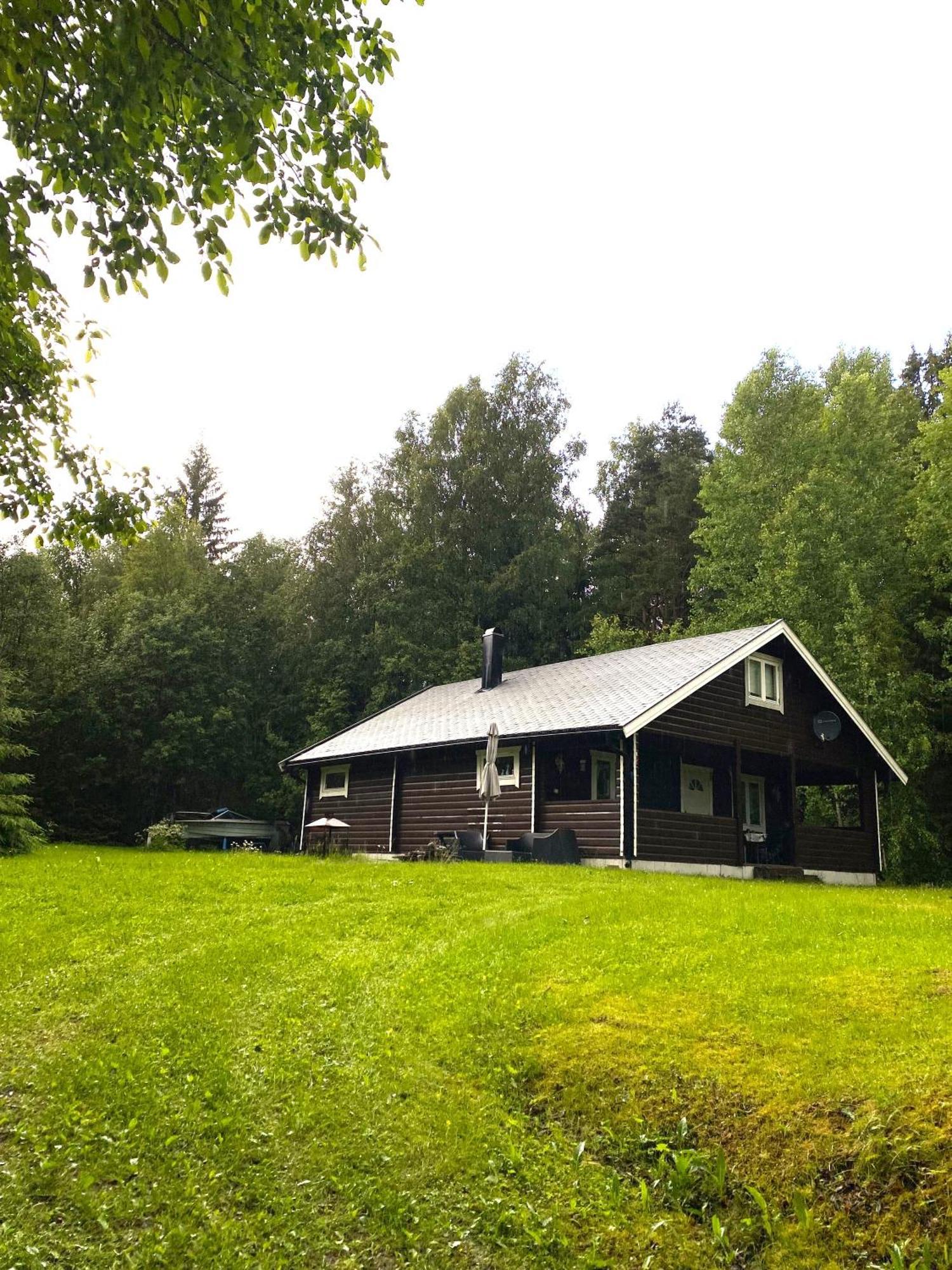 Koselig Hytte I Sverige 20 Minutter Fra Norskegrensen Ostervallskog Töcksfors Eksteriør billede